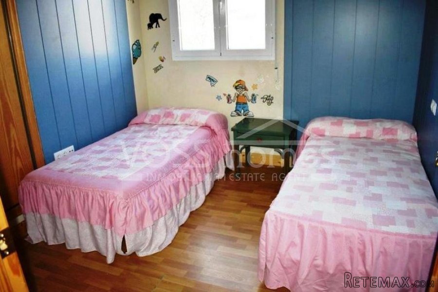 Well maintained, large 180m2 country house with 4 bedrooms.. - 13