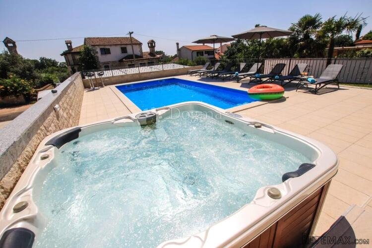 LIJEPA VILLA S BAZENOM I JACUZZIJEM, NADOMAK POREČA - 4