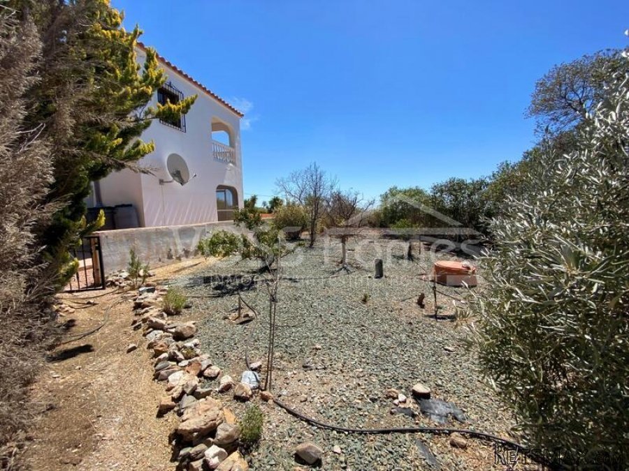 NEW & EXCLUSIVE LISTING FOR VOSS HOMES - A large, very.. - 14