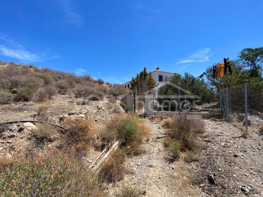 NEW & EXCLUSIVE LISTING FOR VOSS HOMES - A large, very.. - 15