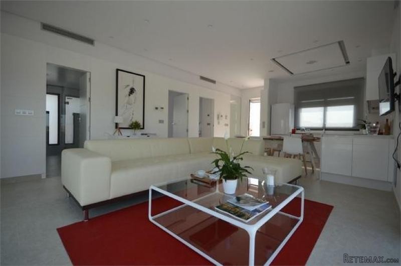 3 bedroom detached house for sale - 2