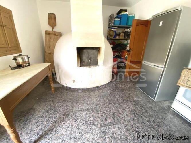 MASSIVE POTENTIAL .... A huge village property currently.. - 16