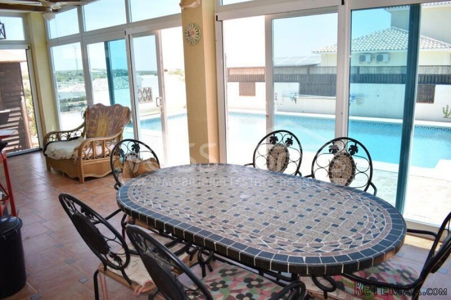 NEW LISTING TO VOSS HOMES - Larger than average, 4 bed, 2.. - 16