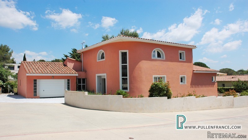 Lovely Villa With 5 Bedrooms, Garden..