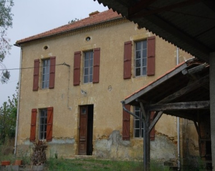 Maison de Maitre with outbuildings on.. - 2