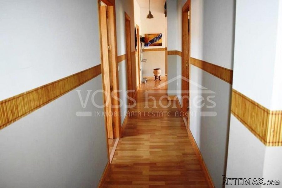 Well maintained, large 180m2 country house with 4 bedrooms.. - 17