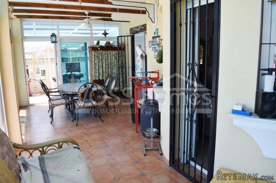 NEW LISTING TO VOSS HOMES - Larger than average, 4 bed, 2.. - 18