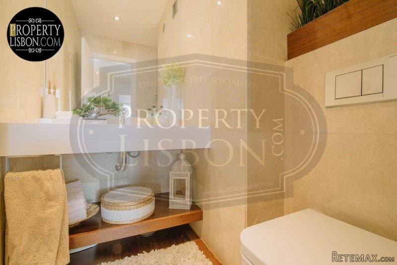 T3 Lisbon Apartment for sale with..