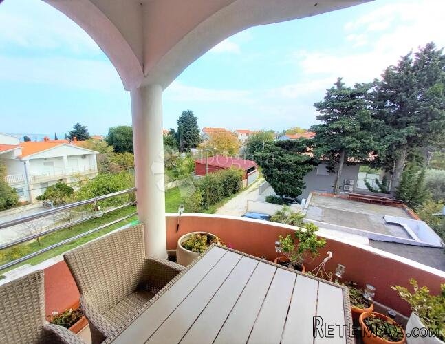 PREMANTURA: Stan 116m, s pogledom na more