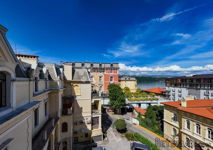 PENTHOUSE U VILI U CENTRU OPATIJE