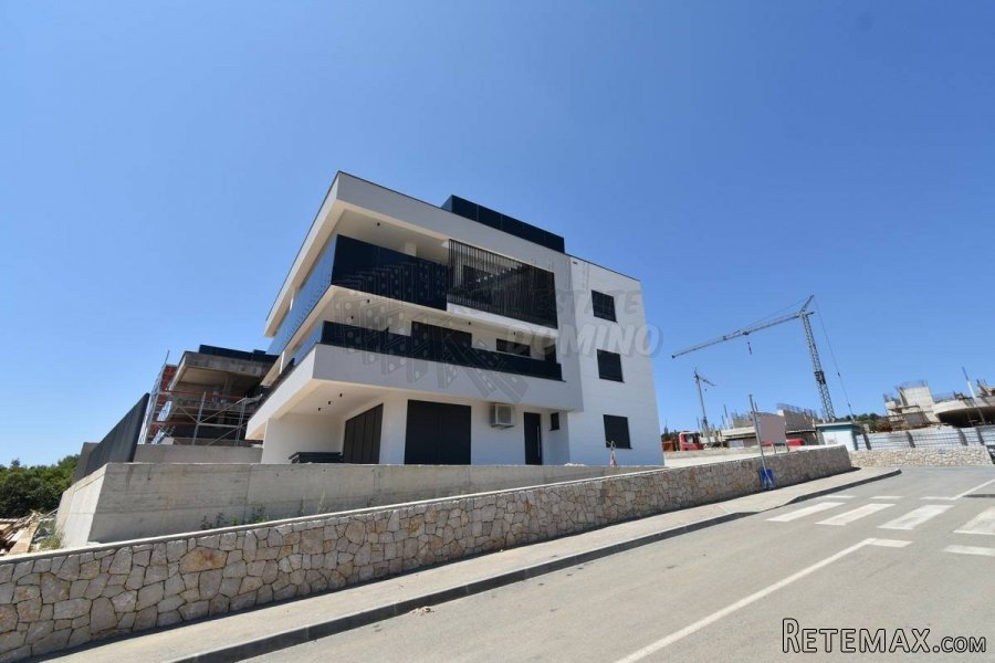 Apartman u novogradnji s okućnicom! Grad Krk! - 7