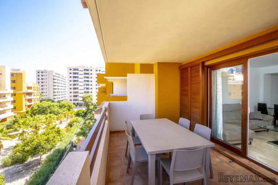Casi nuevo apartamento en 3ª planta en Res. La Recoleta...