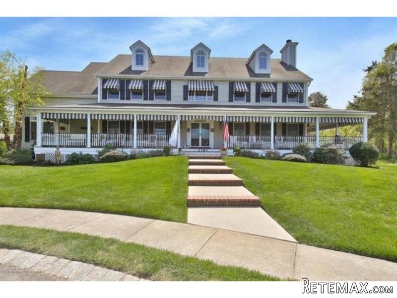 8 bedroom Flat For Sale: 2180 Lawrence..