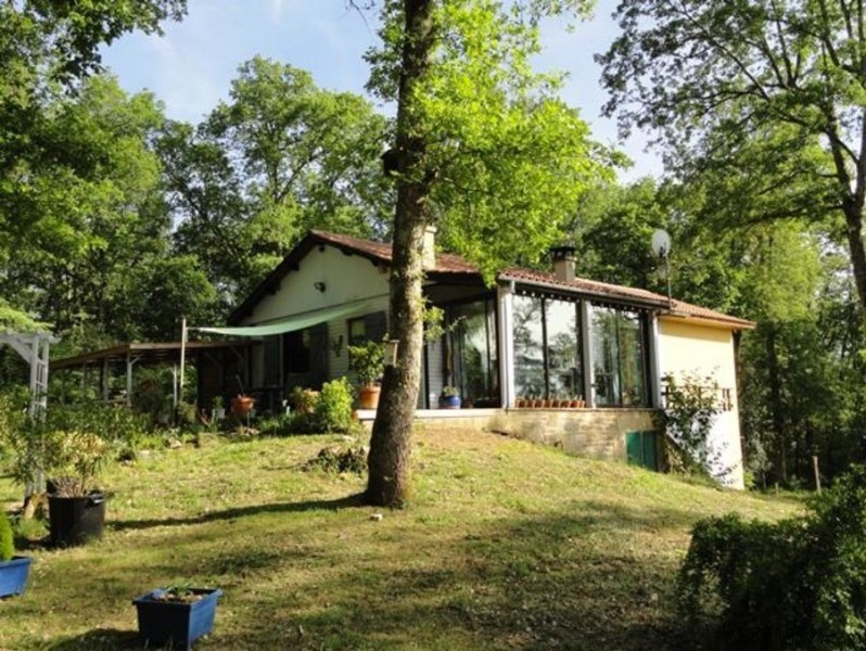 3 Bedroom Property With Independant..