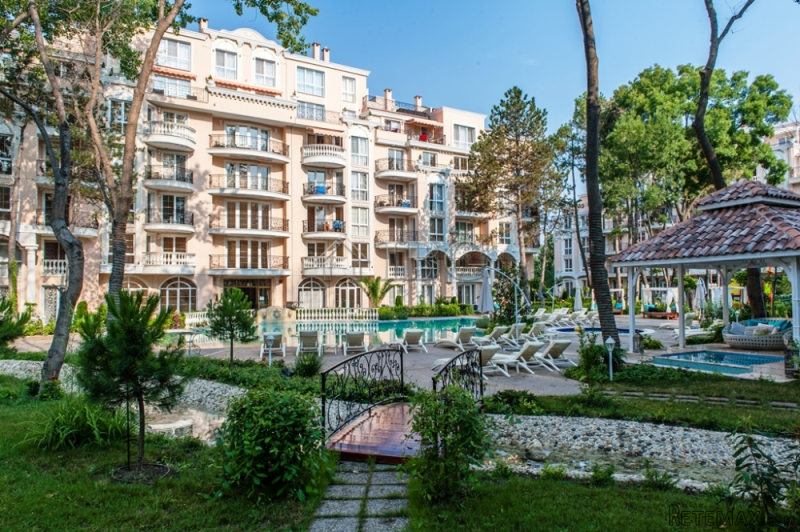 Apartments and Townhouses in Sunny..