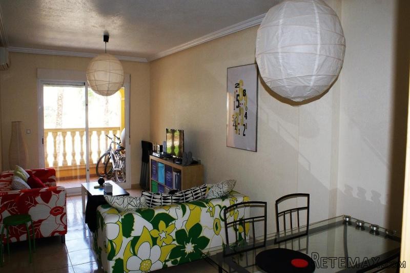 Spacious apartment with pool in..