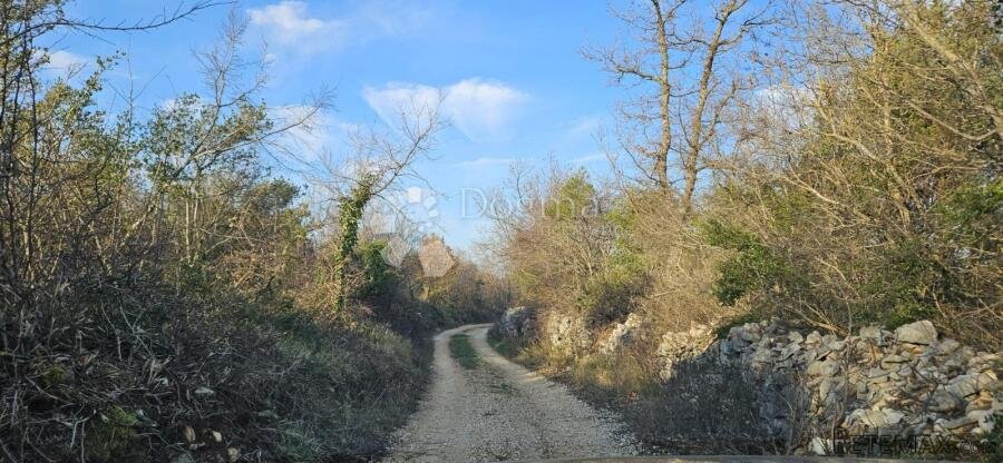 Poljoprivredno zemljište na odličnoj lokaciji - 4154 m² - 2