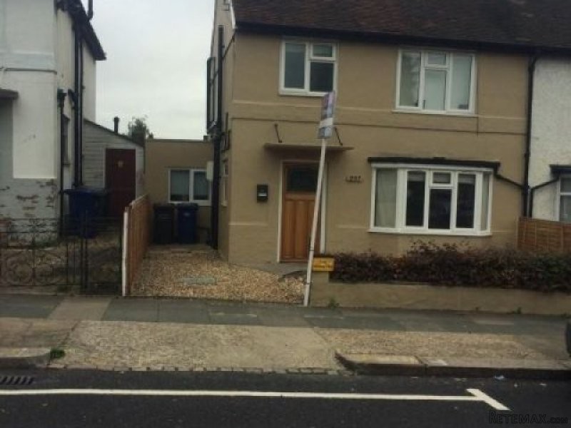 5 bed semi detached house