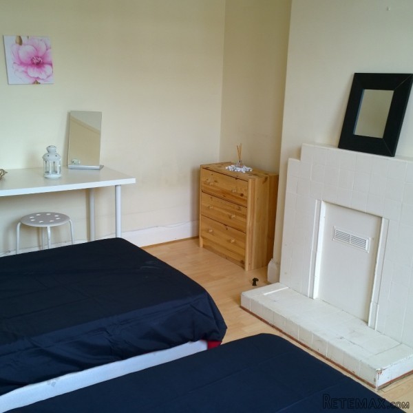 Cozy Twin Bedroom In South East..