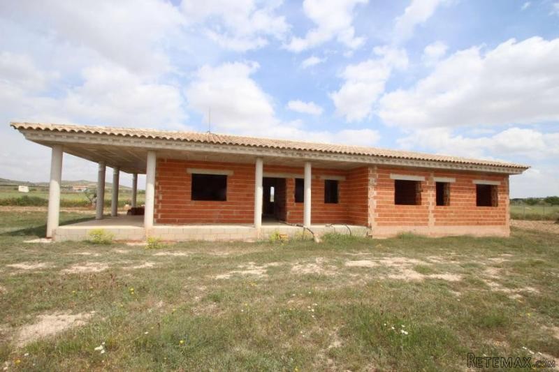 Large villa to finish in Yecla (Ref...