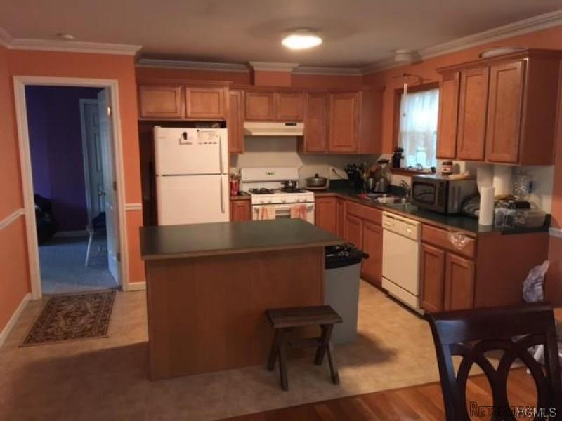 3 bedroom House For Sale: 4 Pine Avenue.. - 2