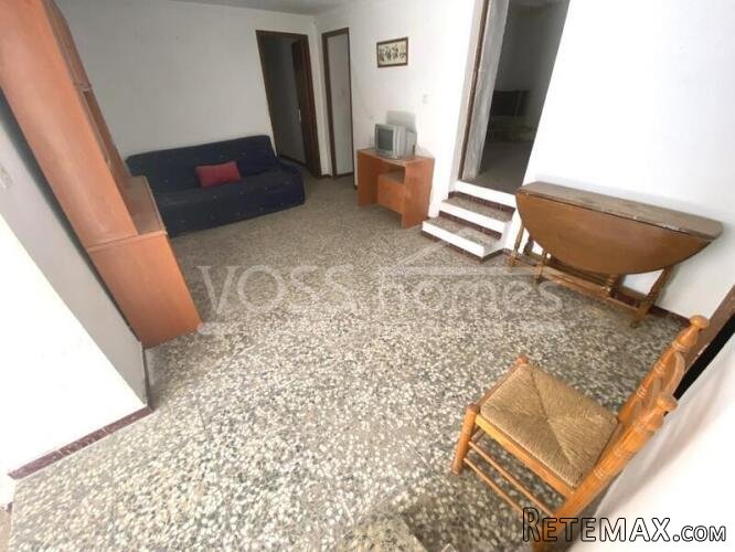 A spacious 3 bed, 1 bath Town House of 160m2 within the.. - 7