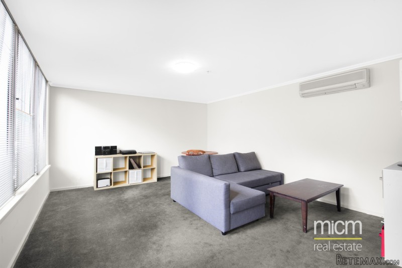 Rare One Bedroom Plus Study With Street..