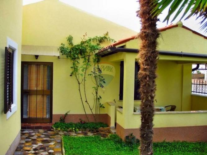 POREČ-apartmanska kuća 700m od mora - 3
