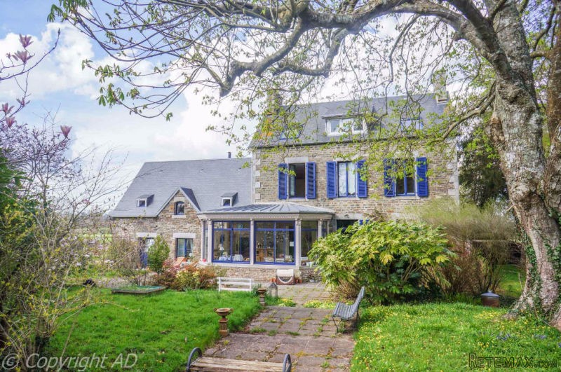 Well Renovated Stone House With Garden..