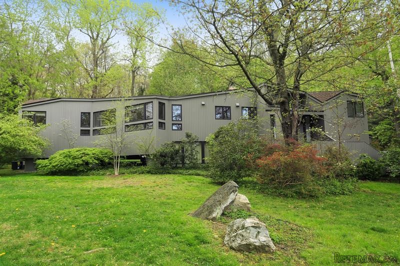 3 bedroom House For Sale: 12.. - 2