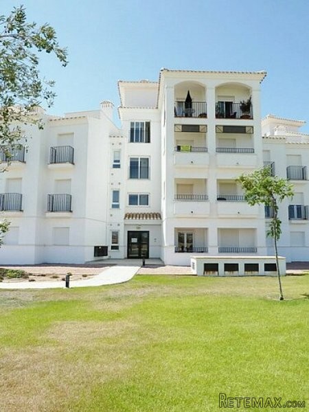 2 BED APARTMENT WITH COMMUNAL POOL