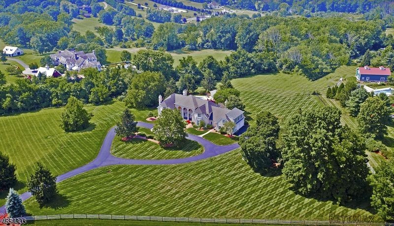 5 bedroom Detached House For Sale: 6..
