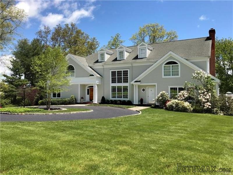5 bedroom House For Sale: 366 MANSFIELD..