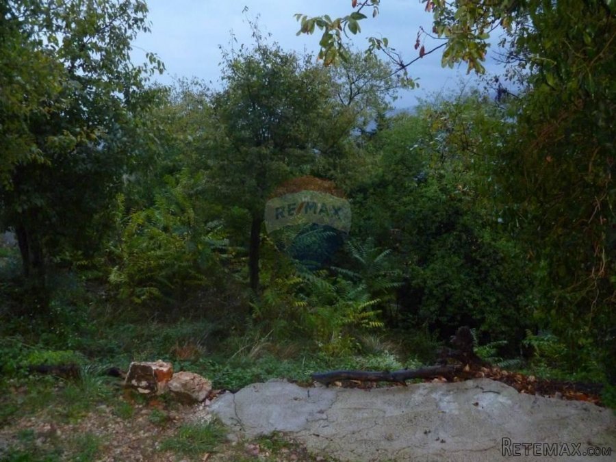 BRSEČ - građevinski teren s kućicom - 4
