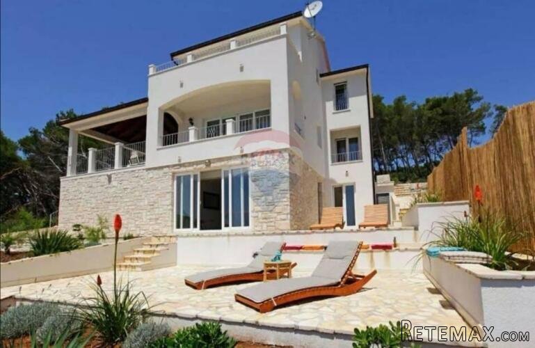 Korčula Villa - 1. red do mora izuzetna prilika!