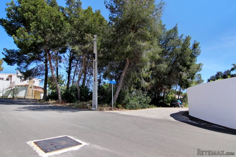 Excellent and flat corner plot near..