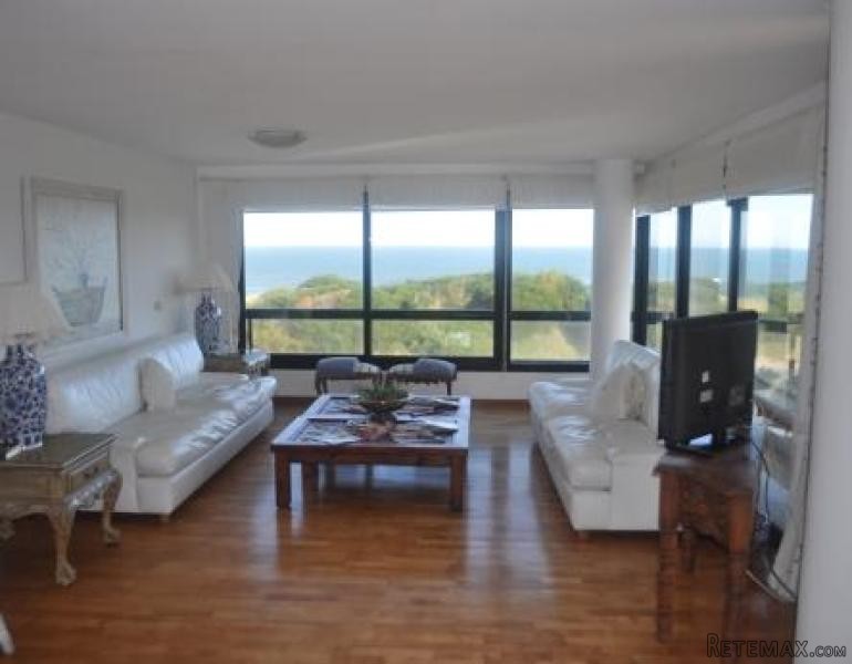 3 Bedroom Apartment - For Sale - Rinc...
