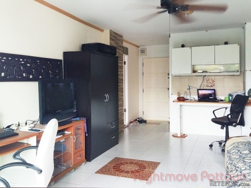 1 Bedroom Condo for sale in Wongamat -.. - 2
