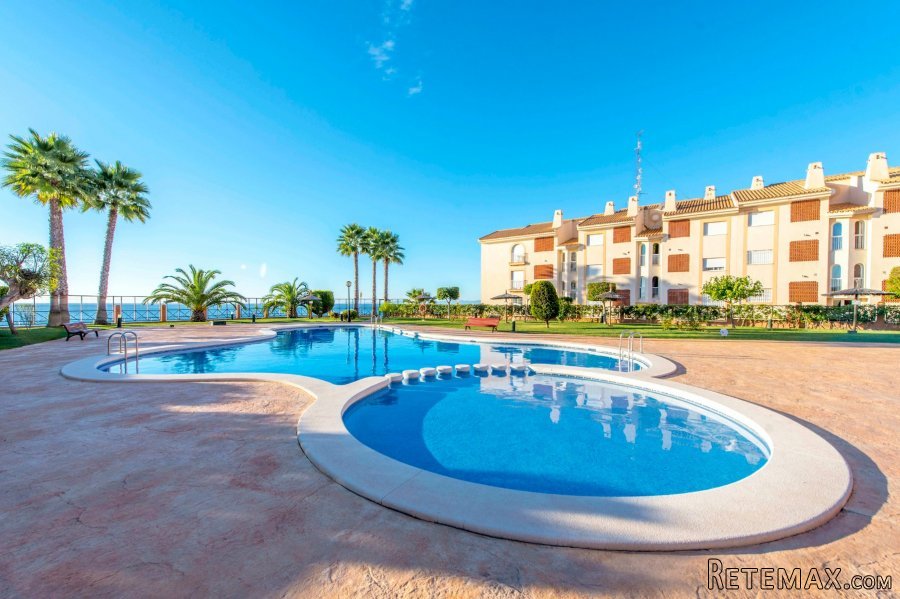 El residencial Aguamarina cuenta con una bonita piscina..