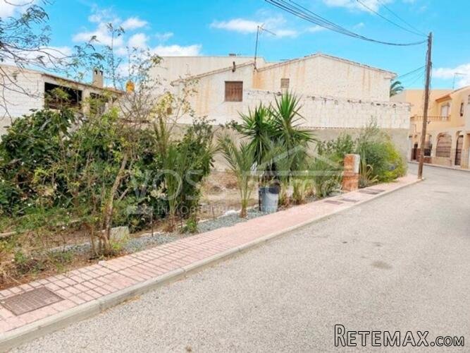 NEW TO VOSS HOMES - Urban building plot of 400m2 on the.. - 2
