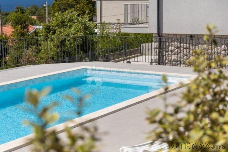Novi Vinodolski, uređena vila sa bazenom 50 m od mora - 2