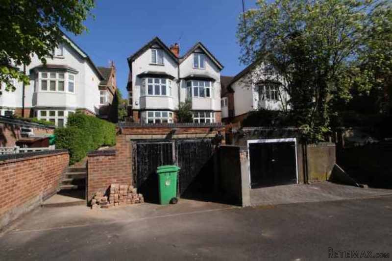 5 bedroom, Semi-detached House house..