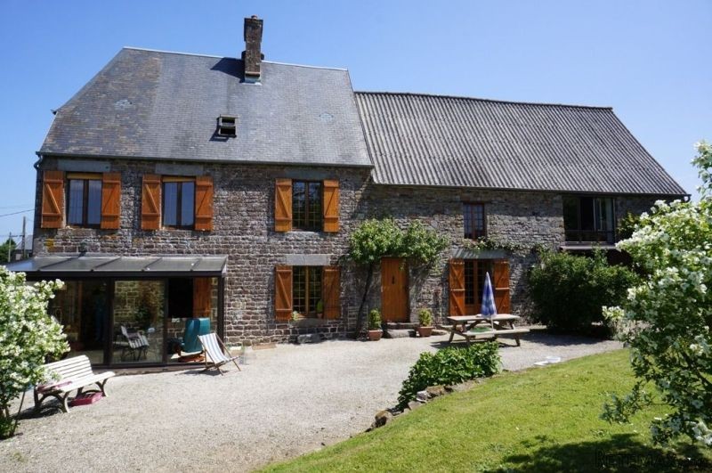 Stone House With Garage And Garden