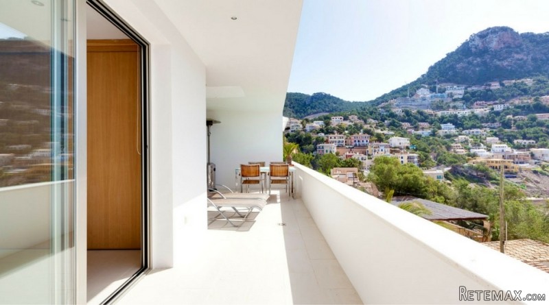 2 Bedroom Apartment with sea views in..