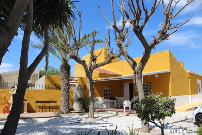Fantastic Villa In Elche