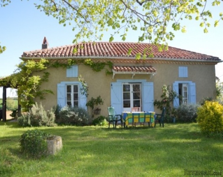 Idyllic cottage wth mature garden with..