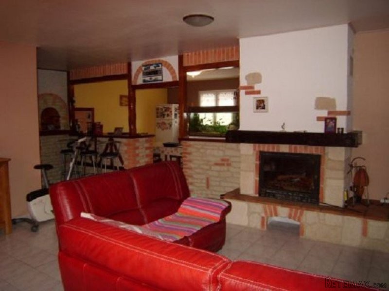 4 Bed Villa In Natural Setting - 2