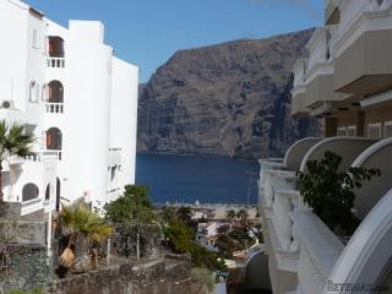 Apartment For Sale in Acantilado De Los..