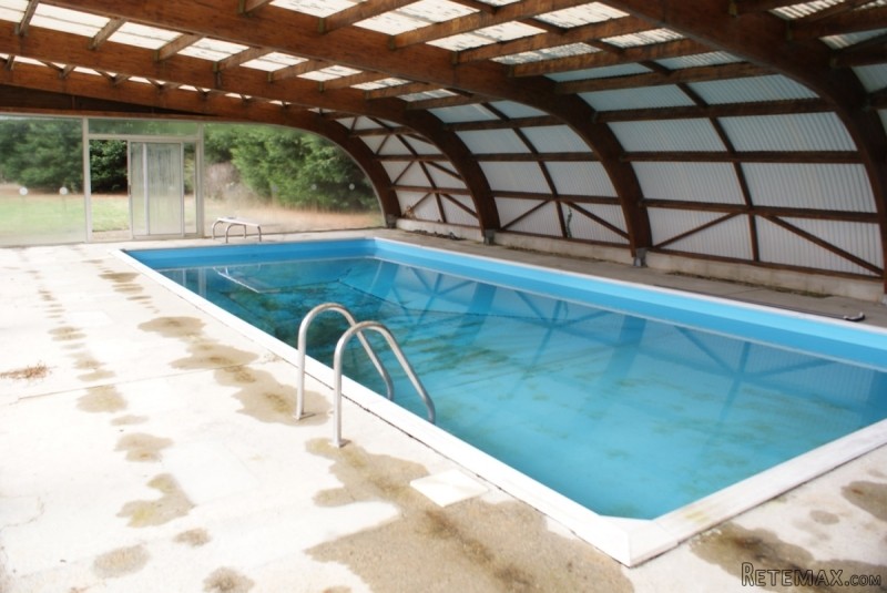 Detached Property with Swimming Pool