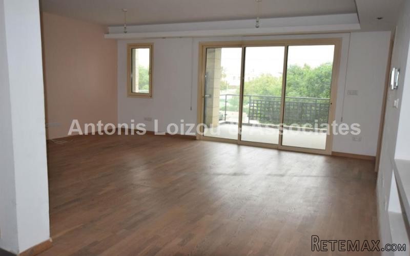 Two Bedroom Ground Floor Apartment.. - 2